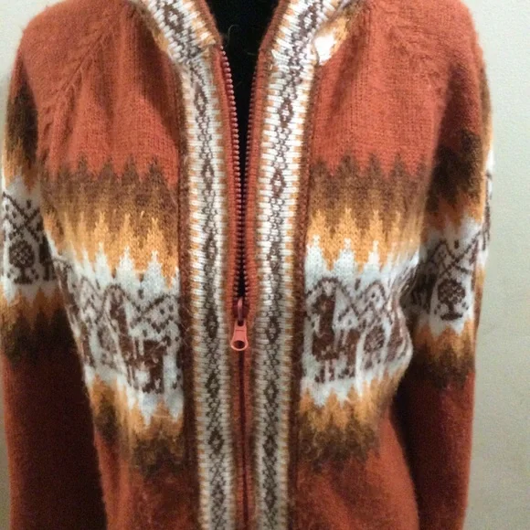 Handmade Alpaca hoodie sweater - Picture 6 of 8